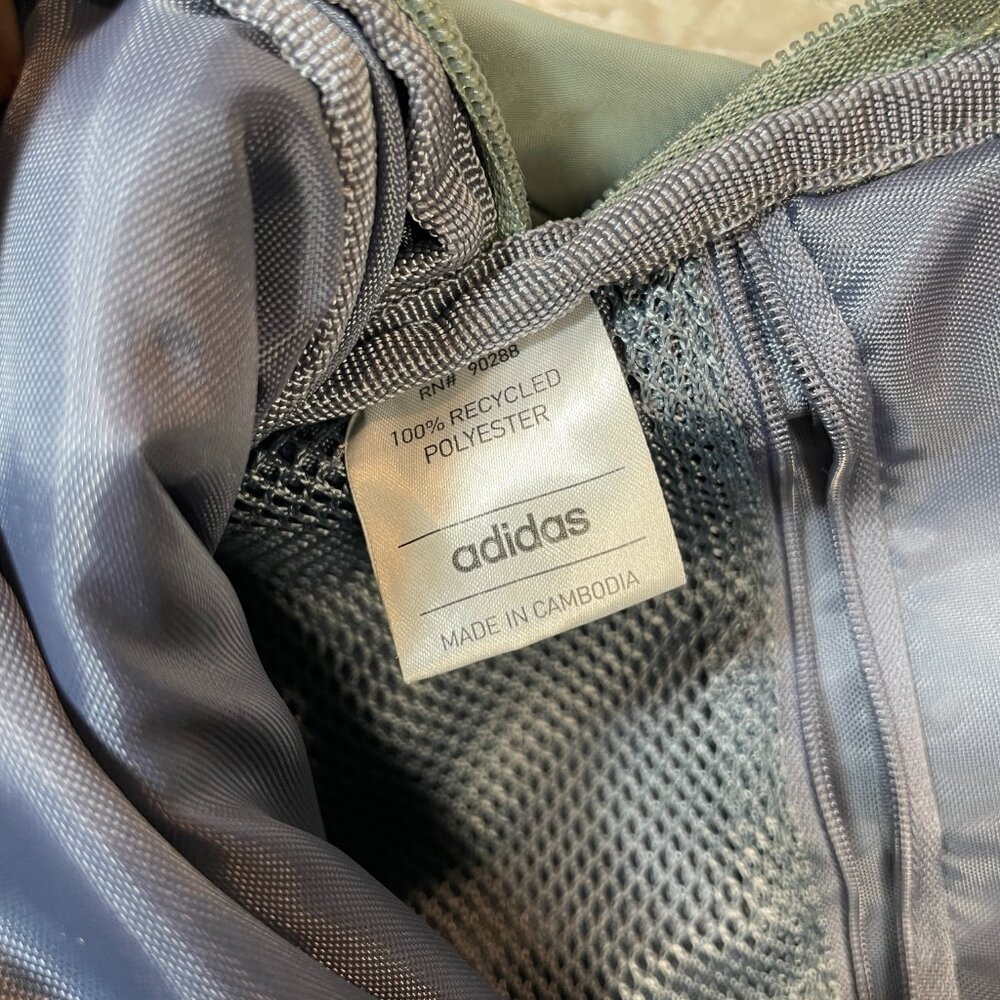 adidas Essentials‎ 2 Sling Crossbody Recycled Bag Gray Green | Utility Gorpcore - Picture 5 of 13